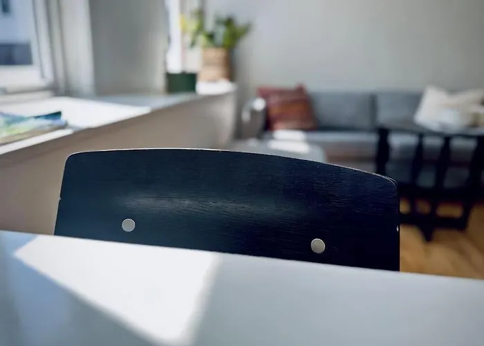 Lägenhet Supersentralt, Lyst Og Romslig *