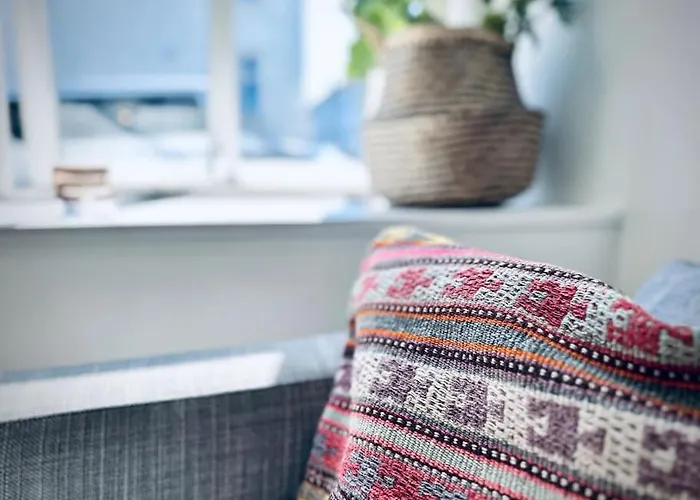 Lägenhet Supersentralt, Lyst Og Romslig